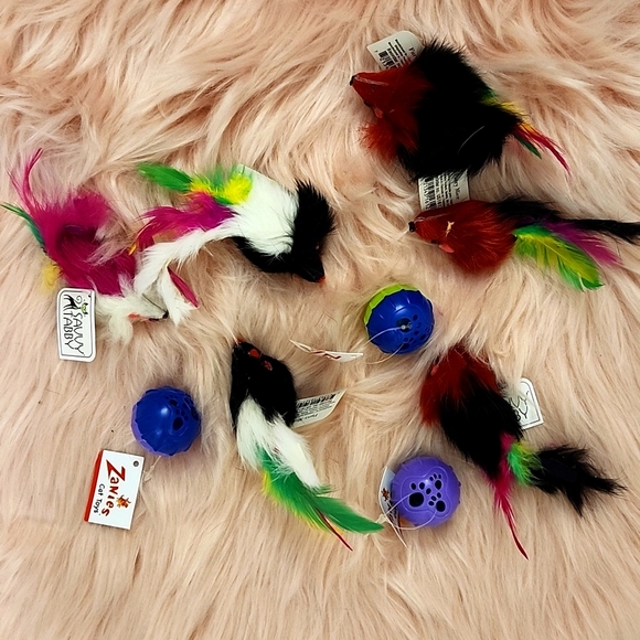 Brand New SAVVY TABBY FEATHER TAIL CATNIP MICE & ZANIES RATTLE BALLS -9CT. - Picture 2 of 4